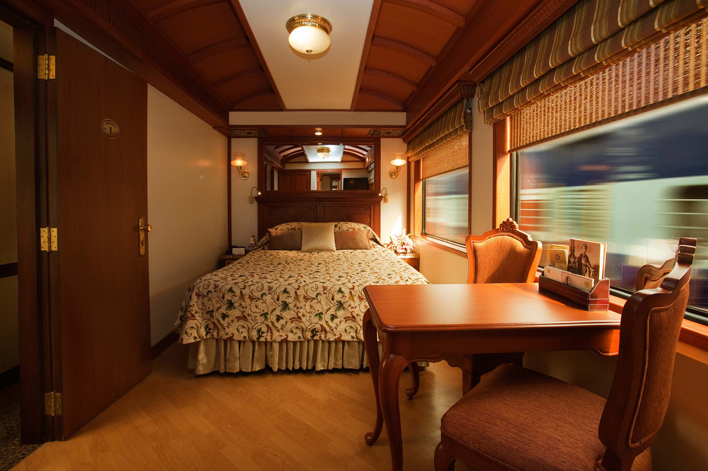 luxury train bedroom