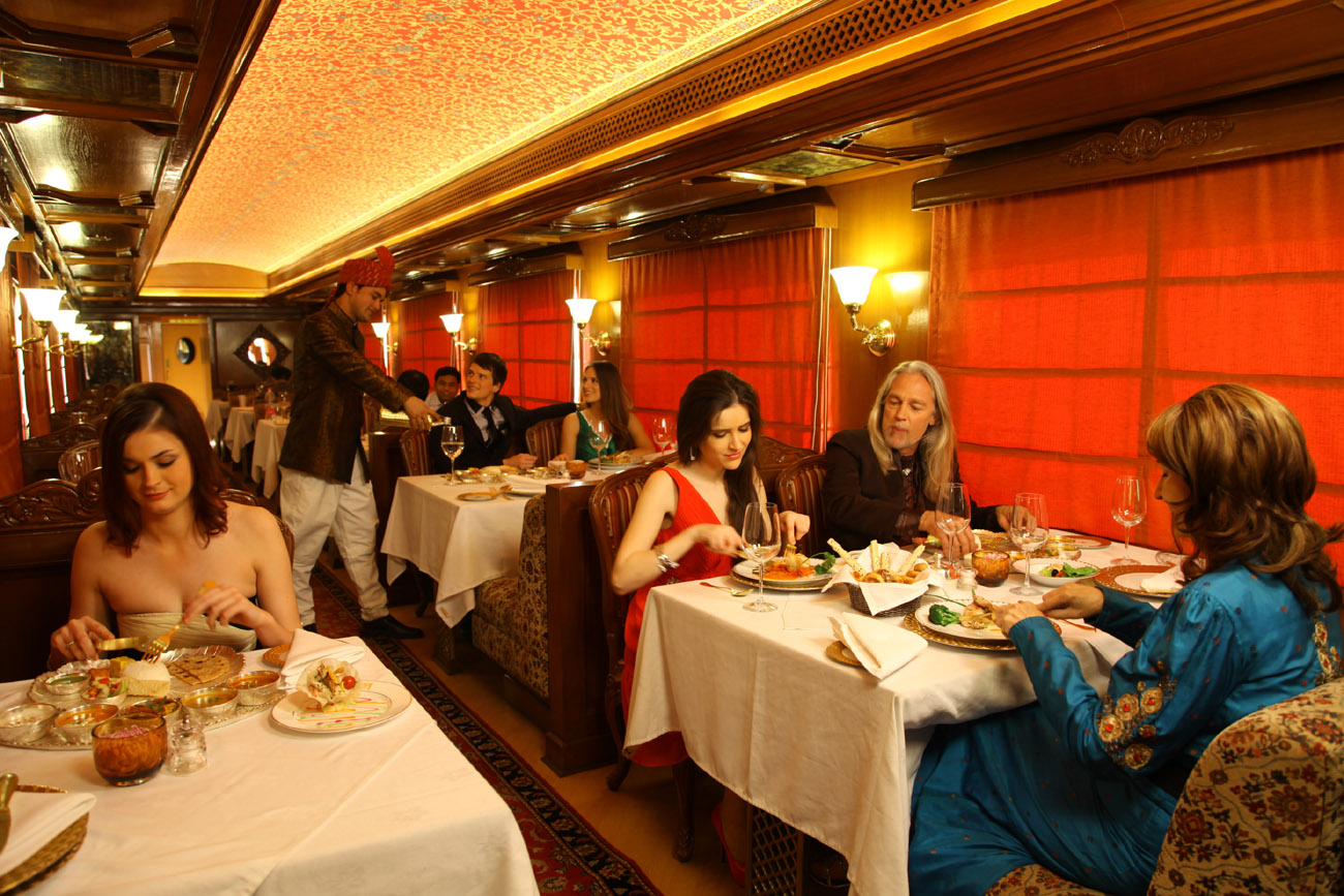 indian panorama luxury train tour by maharaja express